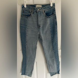 Abercrombie and Fitch High Rise Mom Jean. Size 26 (2).